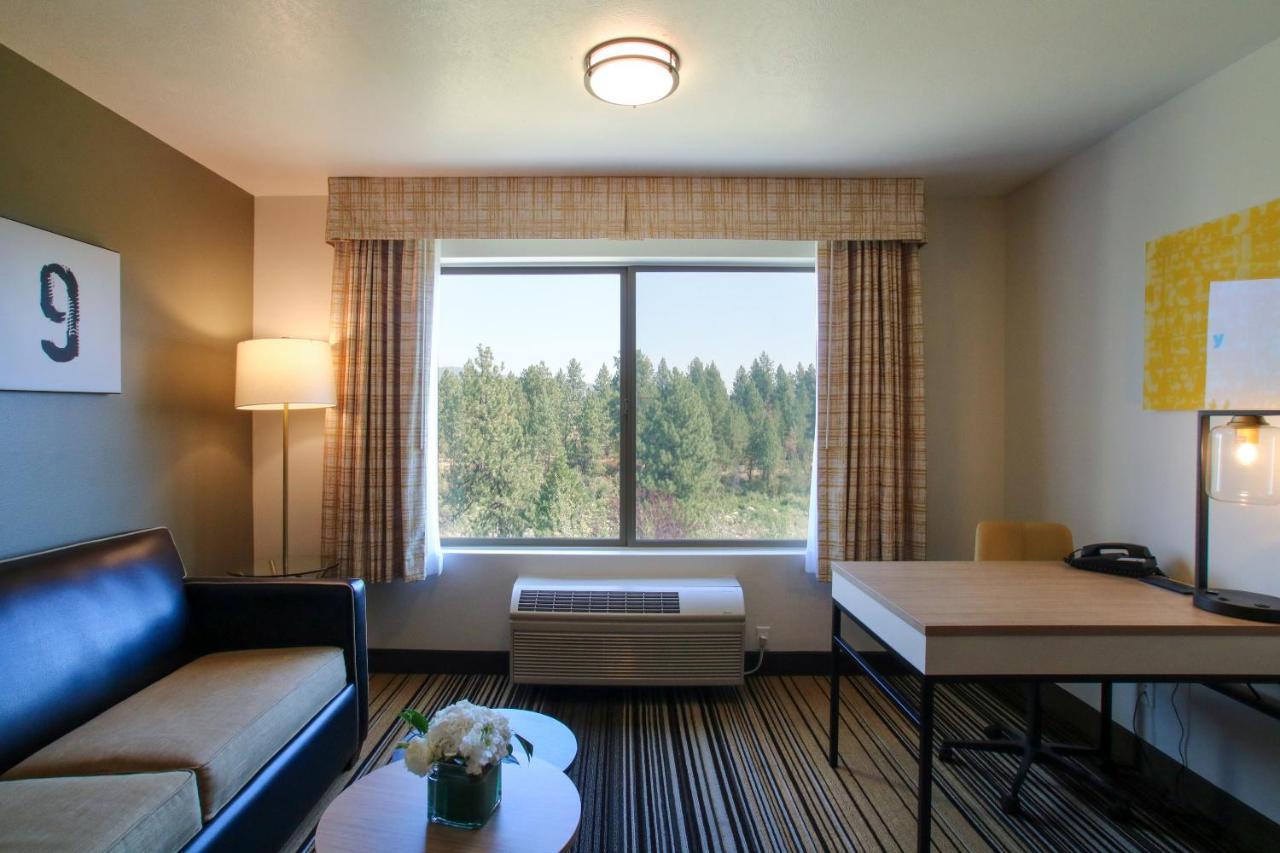 Oxford Suites Spokane Valley Exterior photo