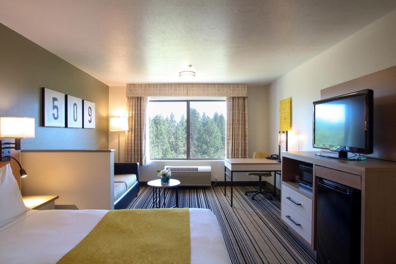 Oxford Suites Spokane Valley Exterior photo