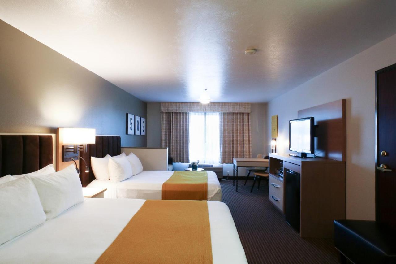 Oxford Suites Spokane Valley Exterior photo