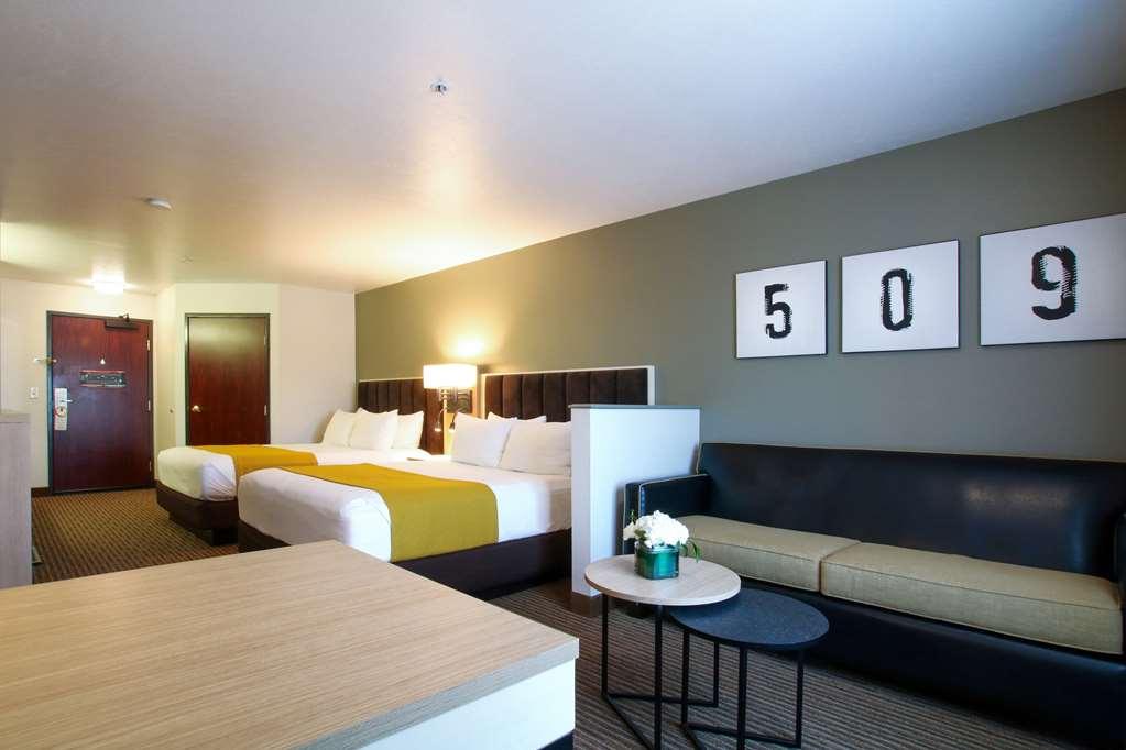 Oxford Suites Spokane Valley Room photo