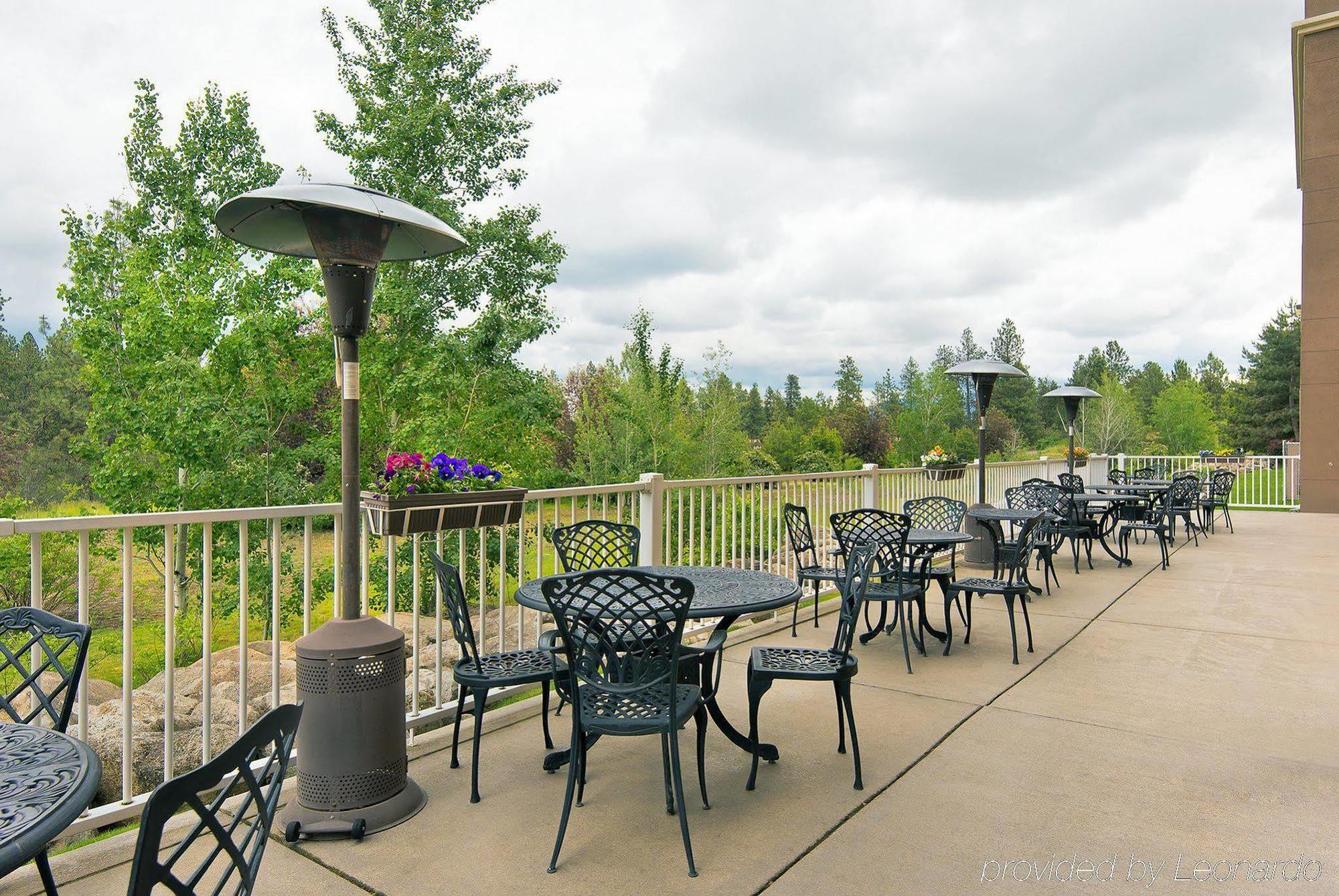 Oxford Suites Spokane Valley Exterior photo