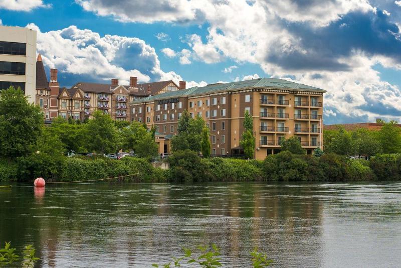 Oxford Suites Spokane Valley Exterior photo